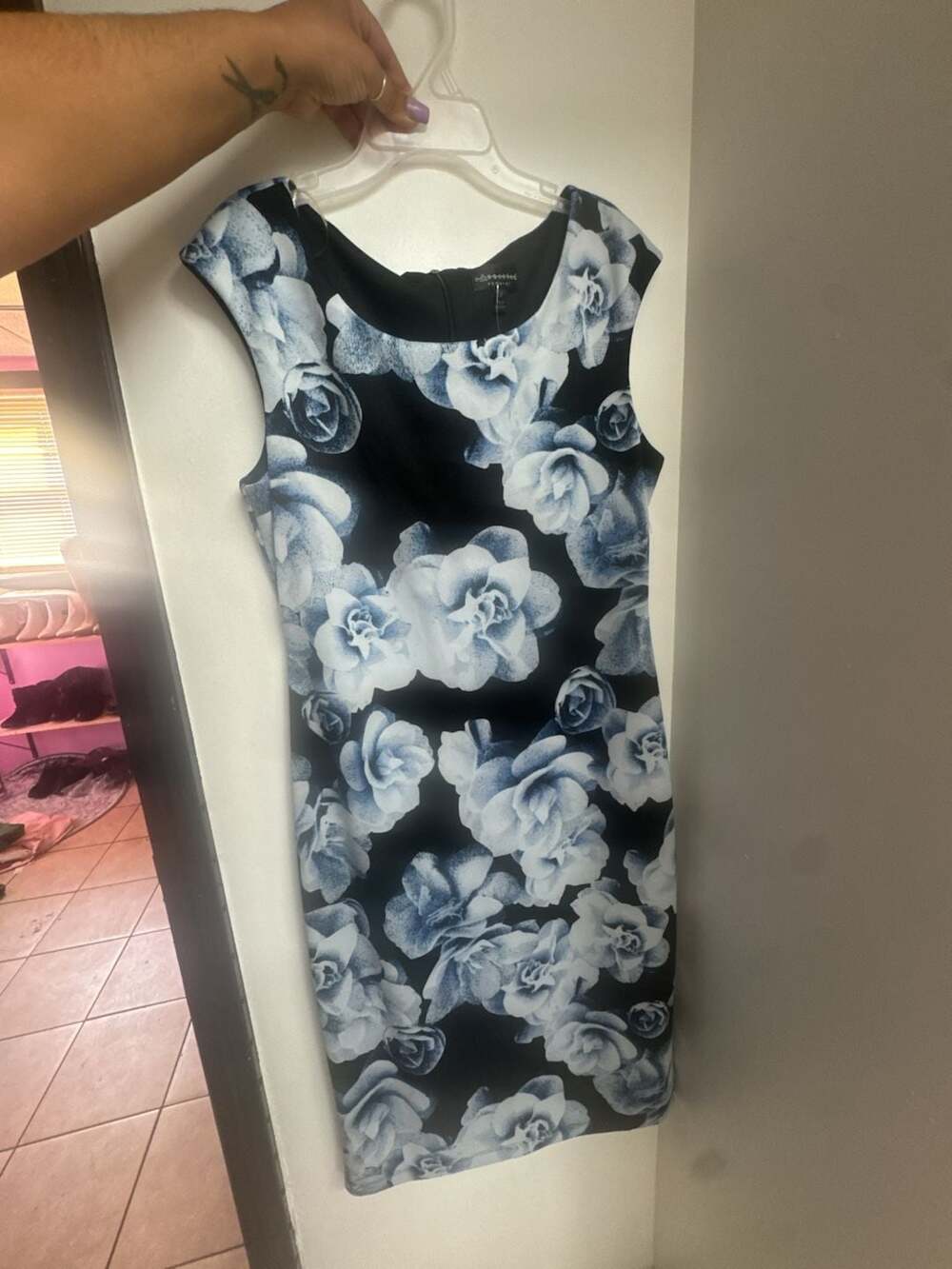 Connected Apparel Sleeveless Black and Blue Floral Sheath Dress Size 12